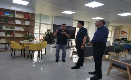 市委社会工作部莅临华峰物流调研指导党建引领非公企业高质量发展工作