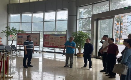 雨城区关工委一行莅临华峰物流调研指导关工委工作